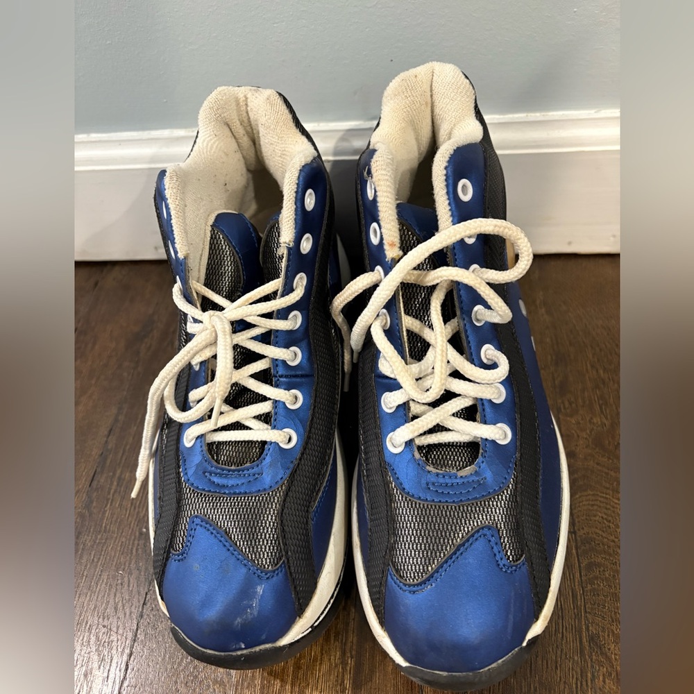 Vintage Blue and Black Street Flyers